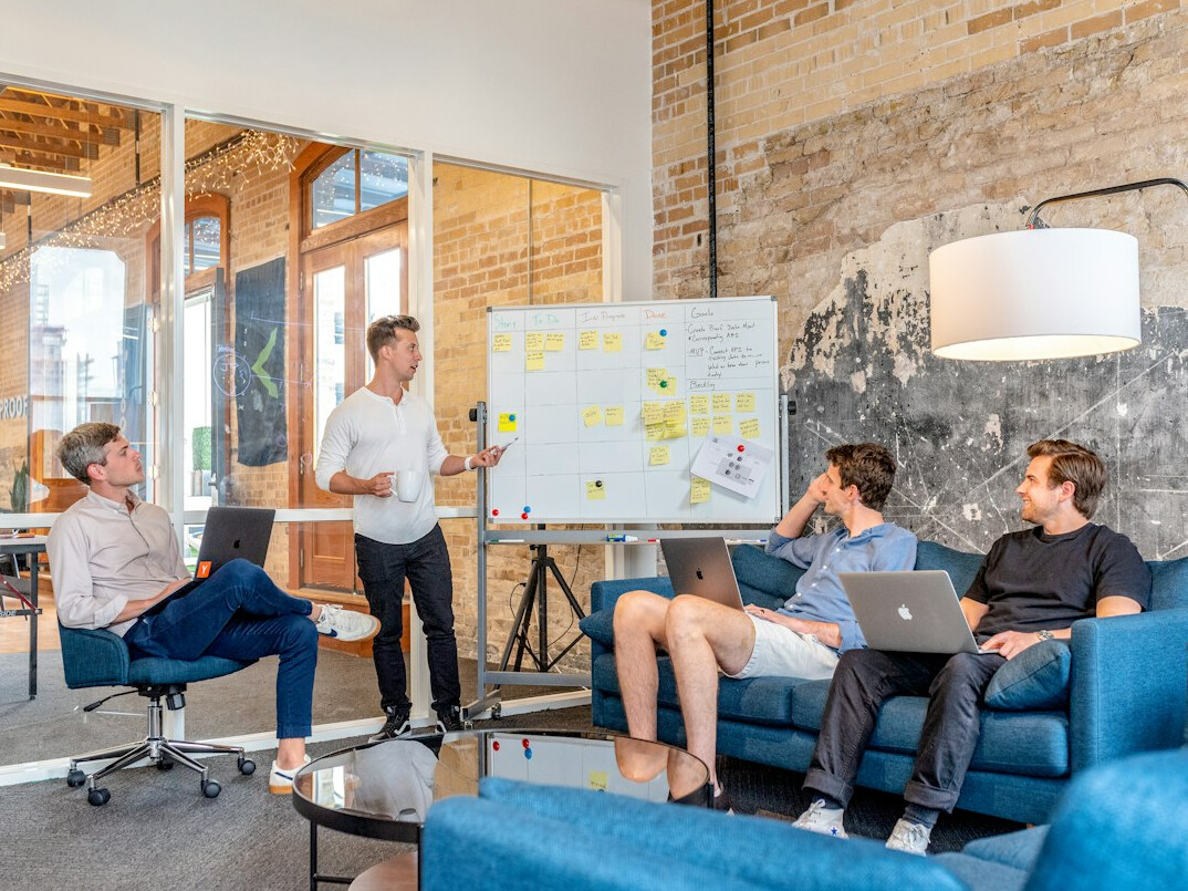 group discussion in meeting